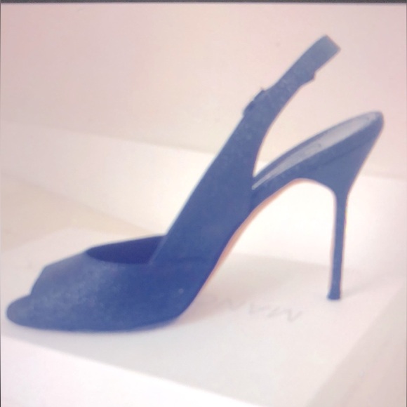 50% OFF Manolo Blahnik Shimmering Grey Leather Open Toe Heels. Size 39,5 - Picture 2 of 7